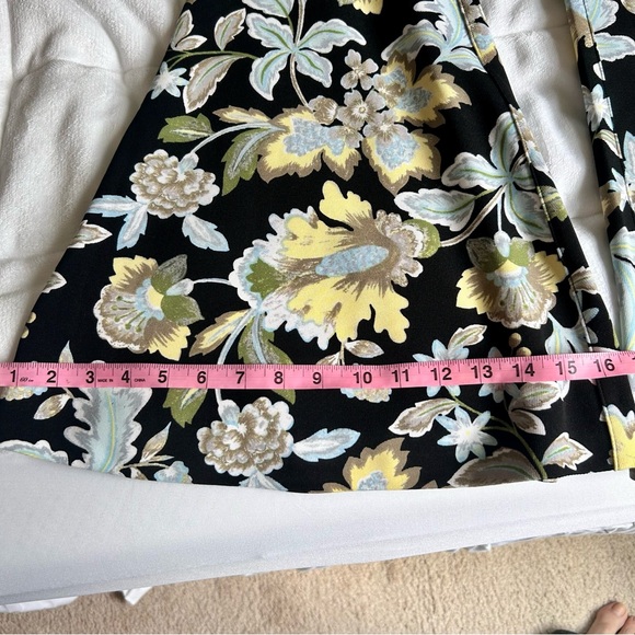 INC International Concepts Black Floral Super Flare Stretch Pants Size 12-14 - Picture 8 of 9